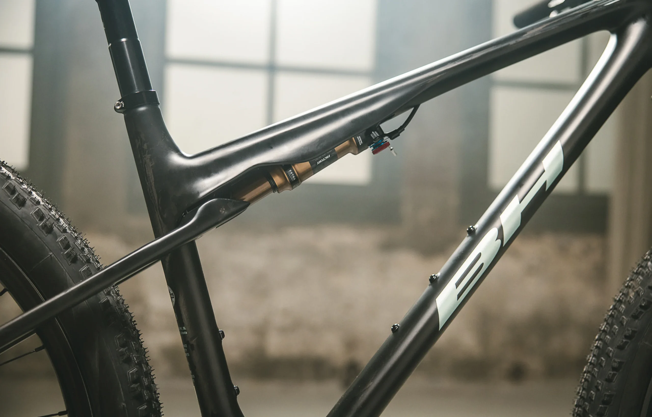 Bicicleta BH Lynx SLS 8.0 12V. (Negra-Roja) - Imagen 5